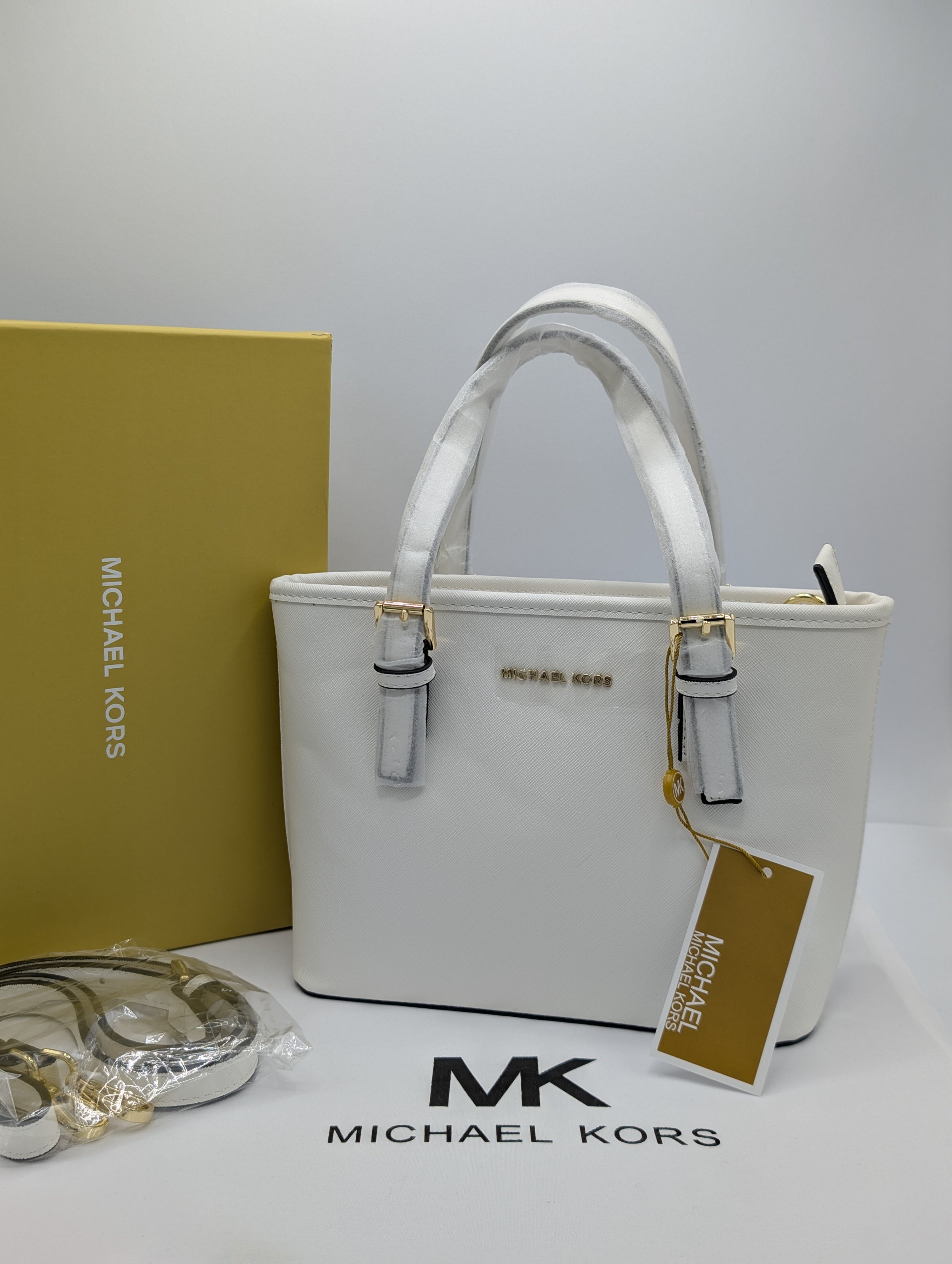 MK SMALL-SAFFIANO TOTE