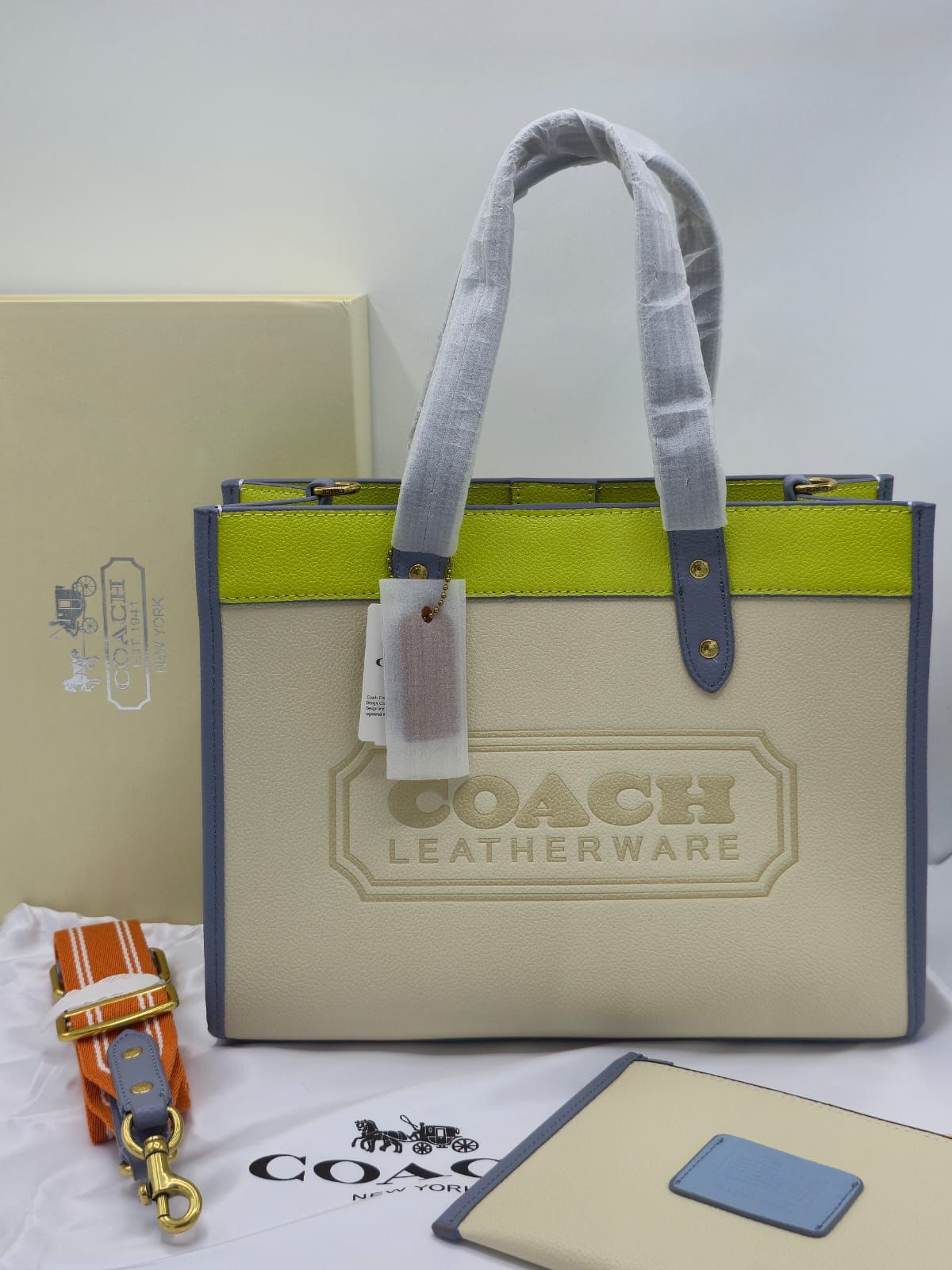 COACH FIELD TOTE - 30