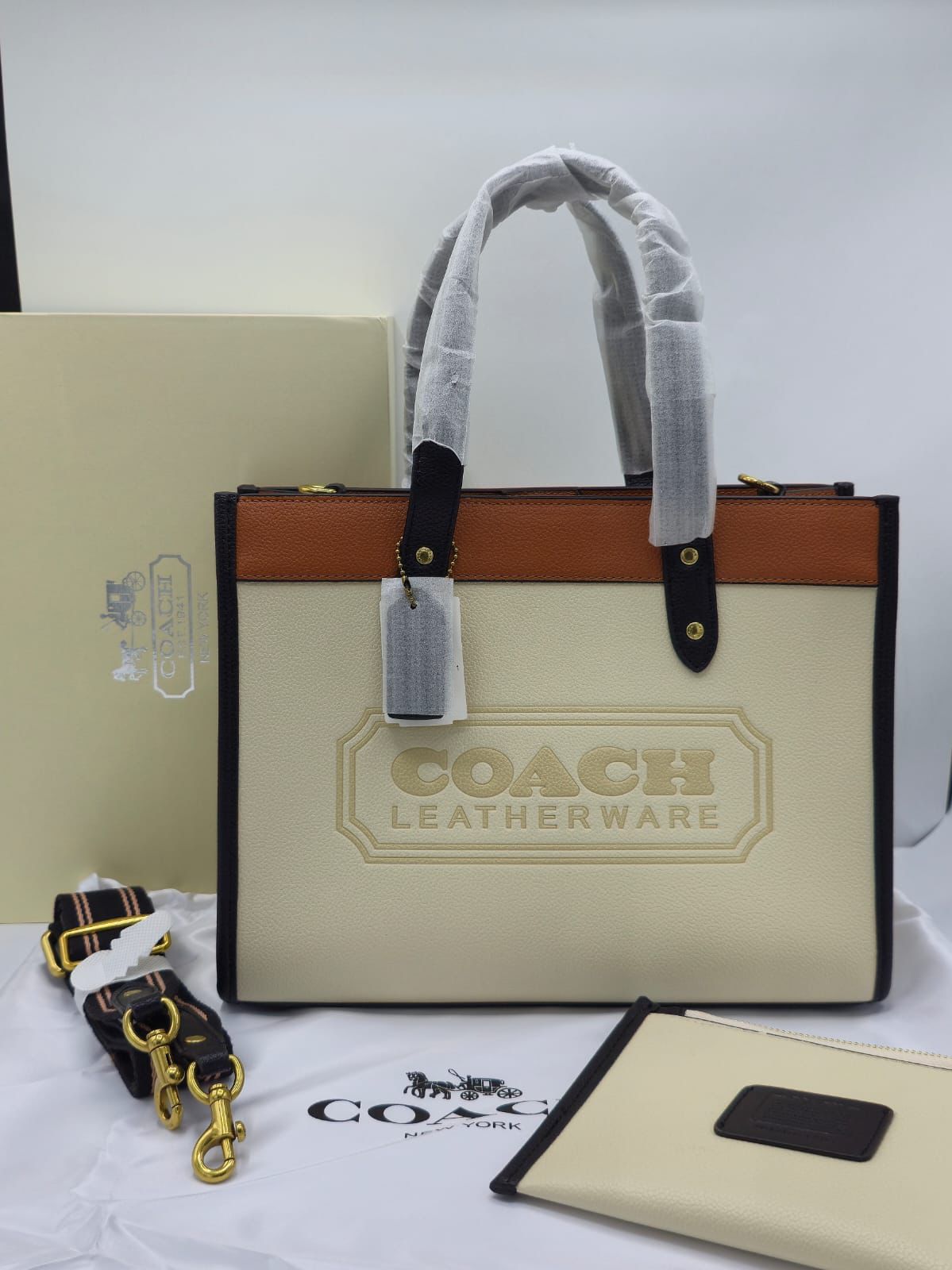 COACH FIELD TOTE - 30