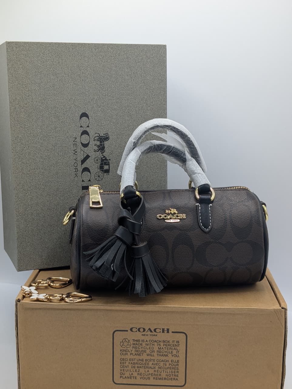 Carry confidence with every step 👜💫