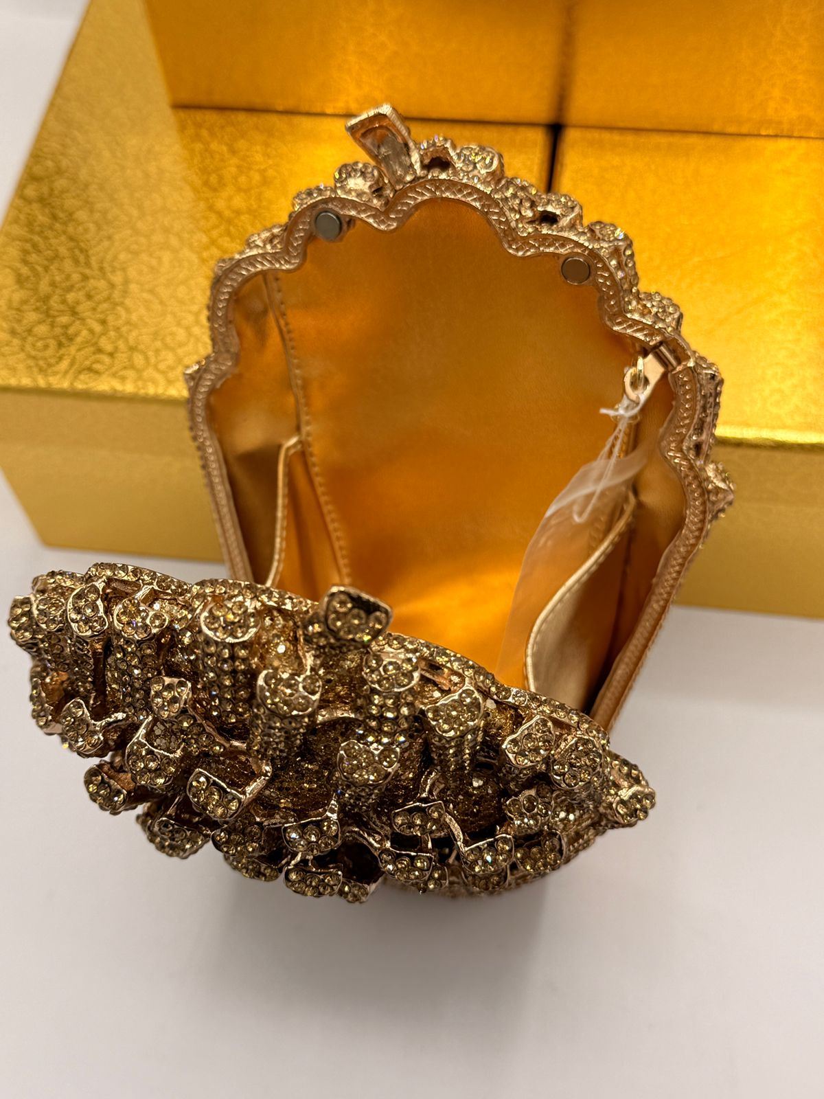 Crystal bloom clutch